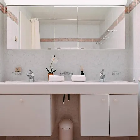 Ruga Vacation Rental 2 In Ascona Apartment