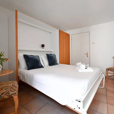Apartamento Ruga Vacation Rental 2 In Ascona